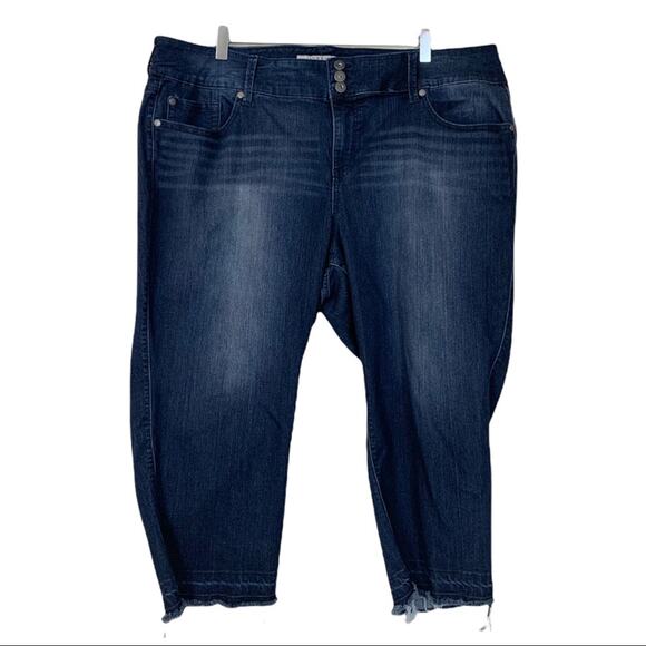 Torrid Crop Raw Hem Dark Wash High Rise Jegging Jeans Plus Size 24XS - Picture 3 of 9